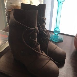SOREL women leather boots size 7.5